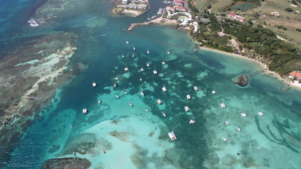 Bateaux dans l'eau vus d'en haut